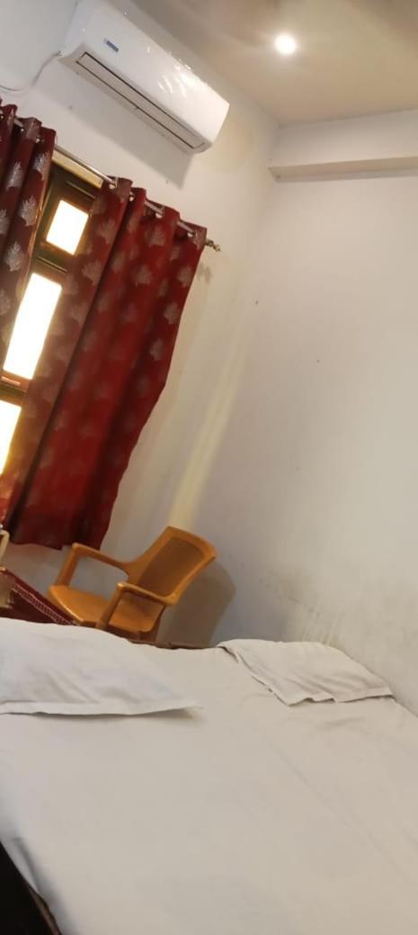 Vaibhav Sadan Dharmsala Hotel Ayodhya Ngoại thất bức ảnh